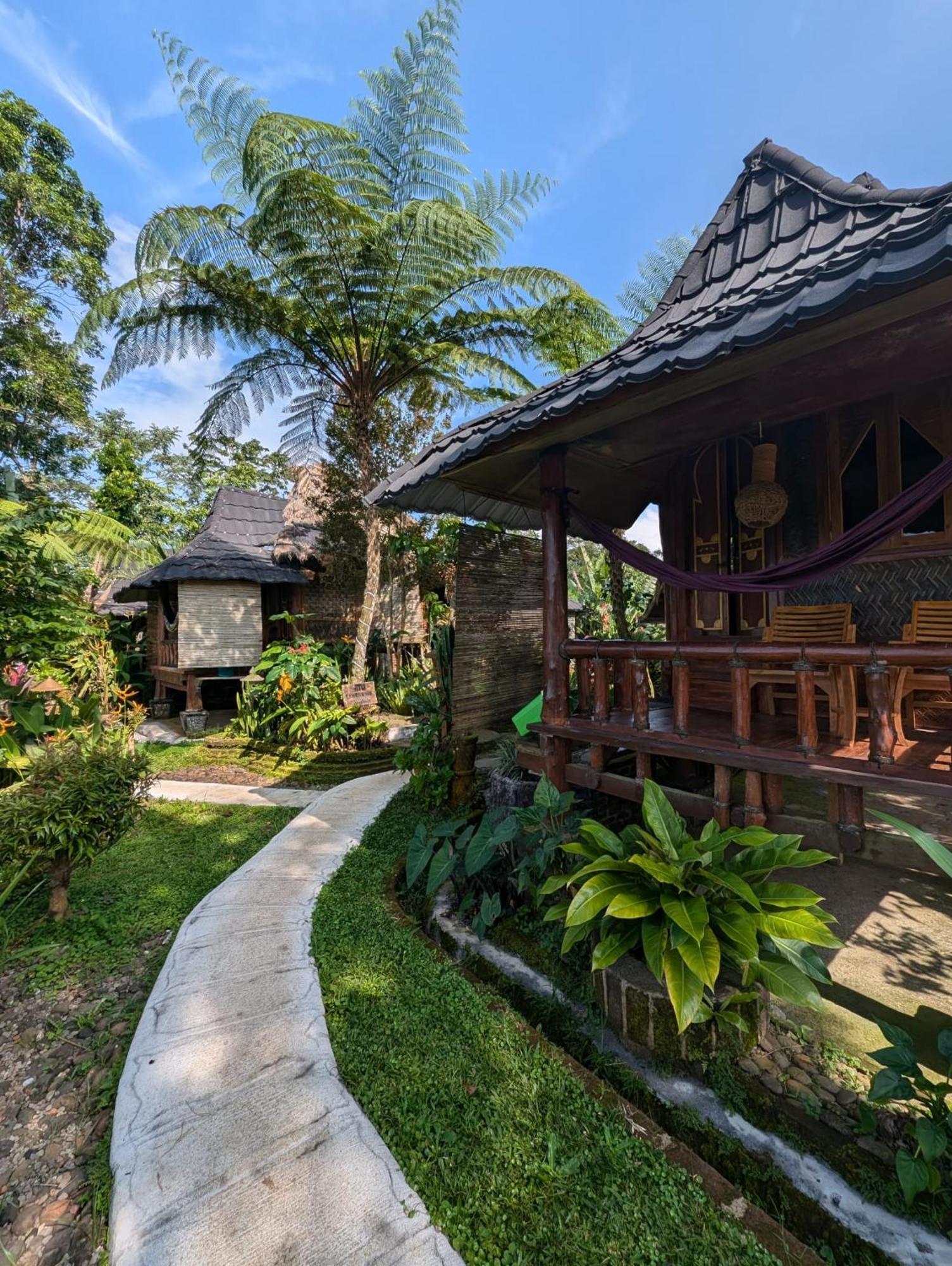 Satu Lingkung Hotel Tetebatu Exterior foto